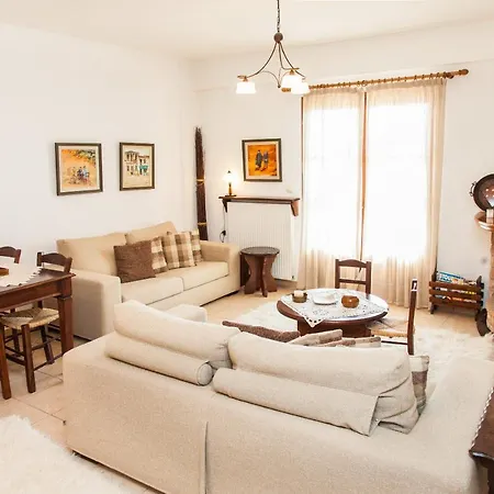 Arachova's Hilltop Delight Apartment! Arachova